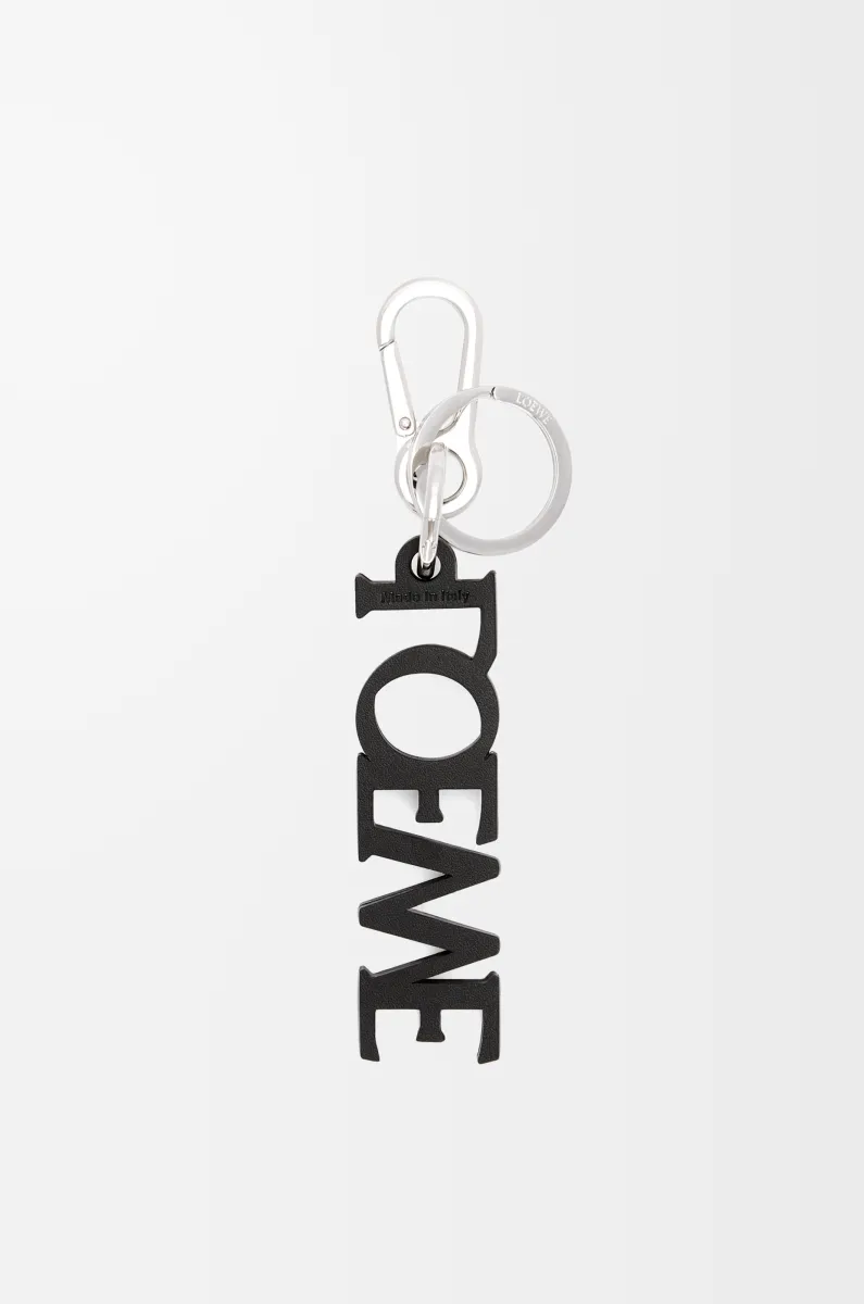 光滑牛皮革 LOEWE 标志性挂饰