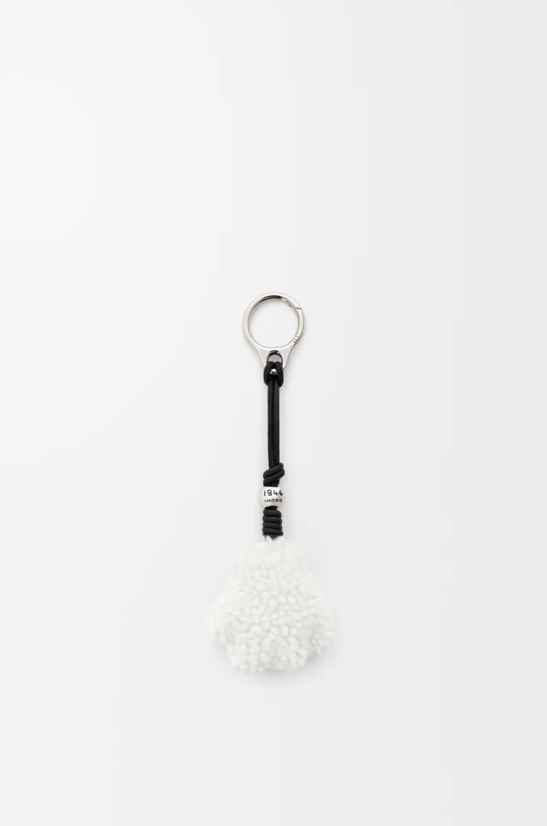 Paw charm in shearling and calfskin