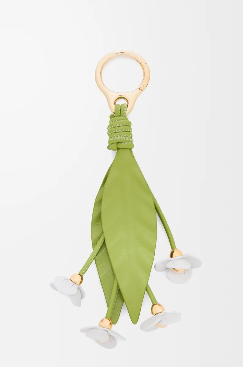 经典牛皮革草莓花朵挂饰