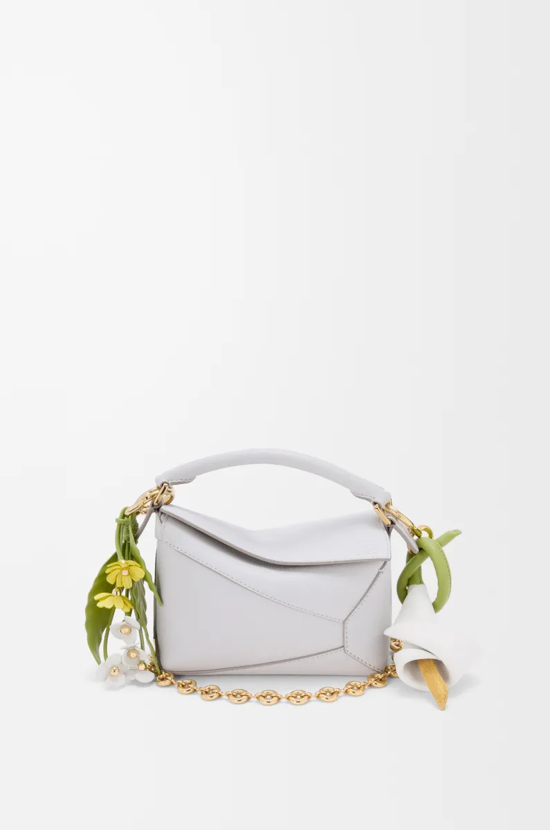 经典牛皮革草莓花朵挂饰