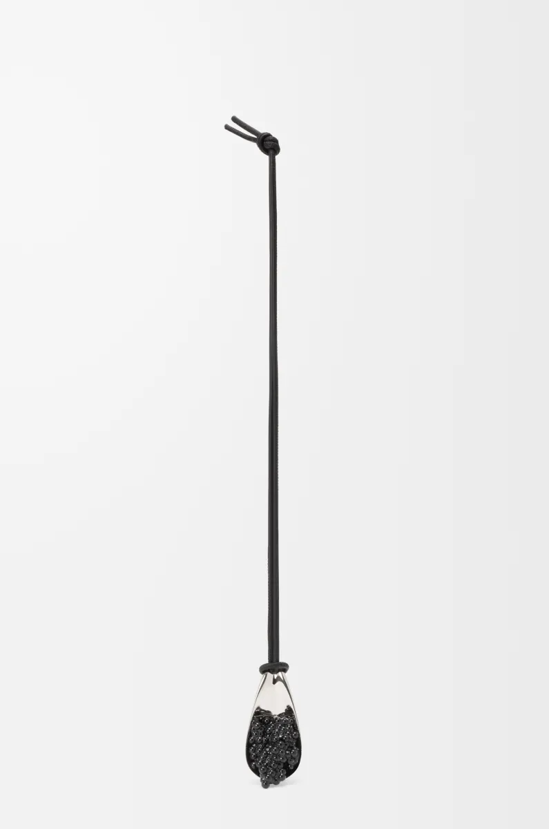 经典牛皮革和树脂鱼子酱汤匙挂饰