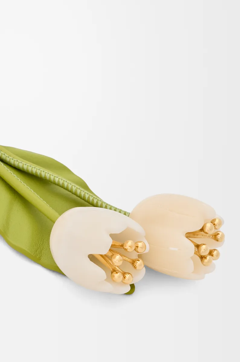 经典牛皮革花卉挂饰