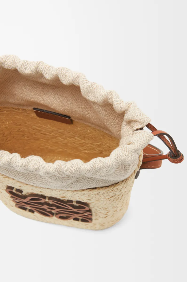 伊拉卡棕榈纤维和牛皮革方形小袋