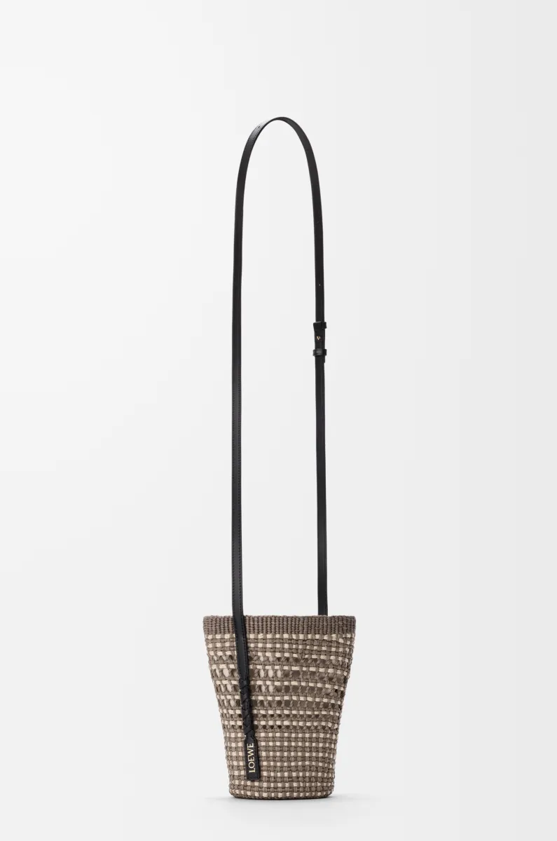 Braid pocket in iraca palm and calfskin