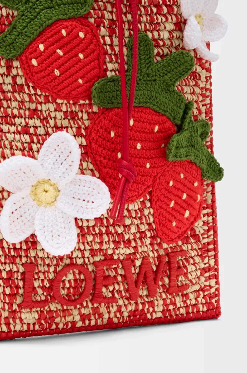 经典牛皮革和拉菲草草莓抽绳小袋