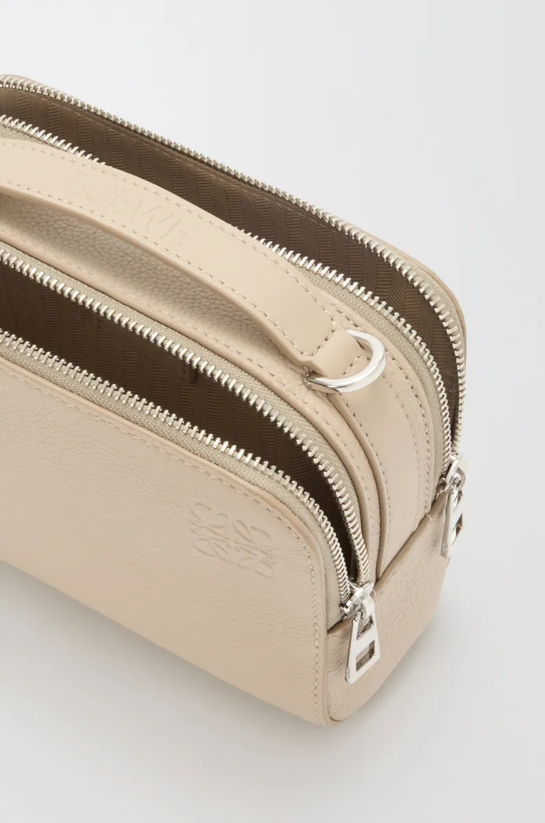 迷你柔软粒面牛皮革相机斜挎包