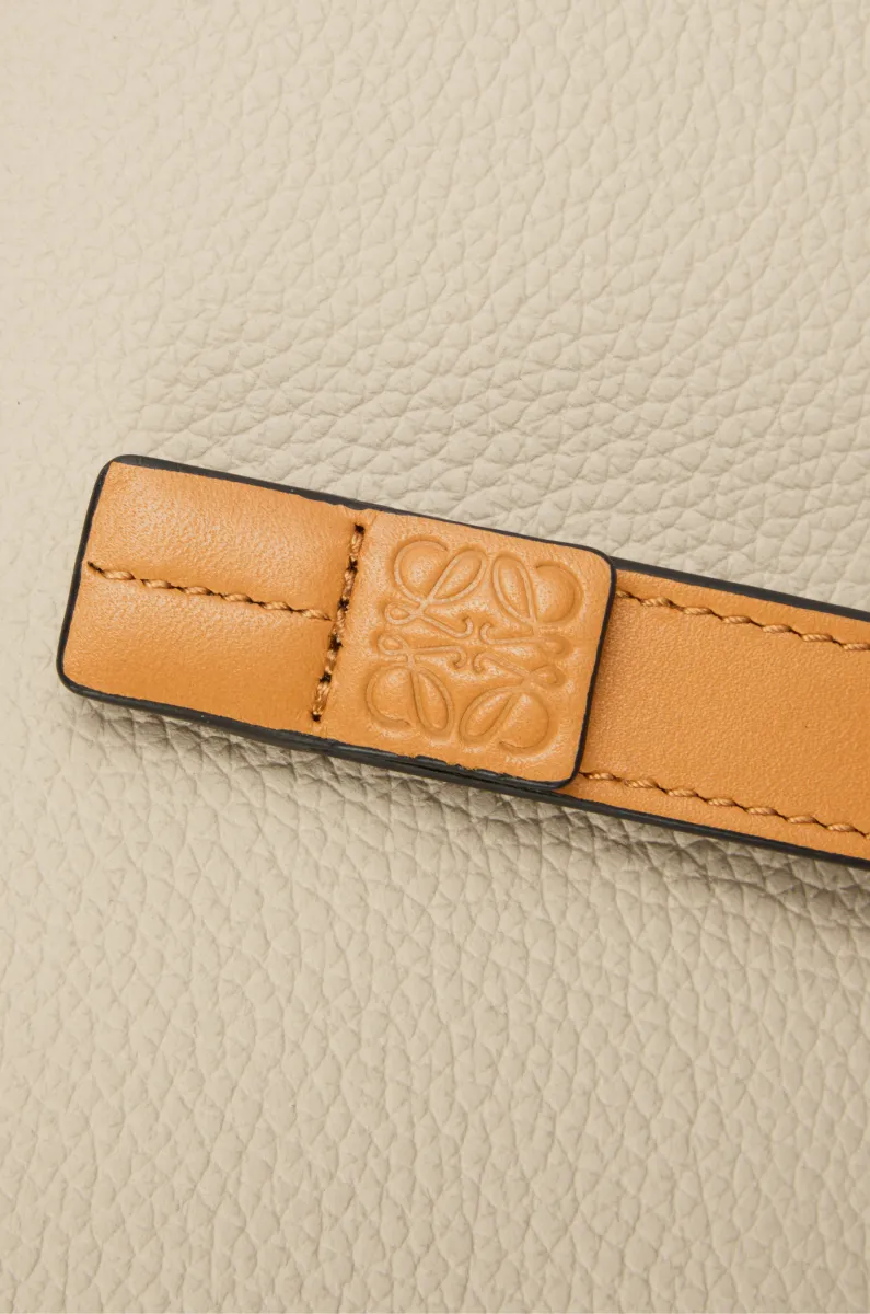 柔软粒面牛皮革紧凑拉链钱包