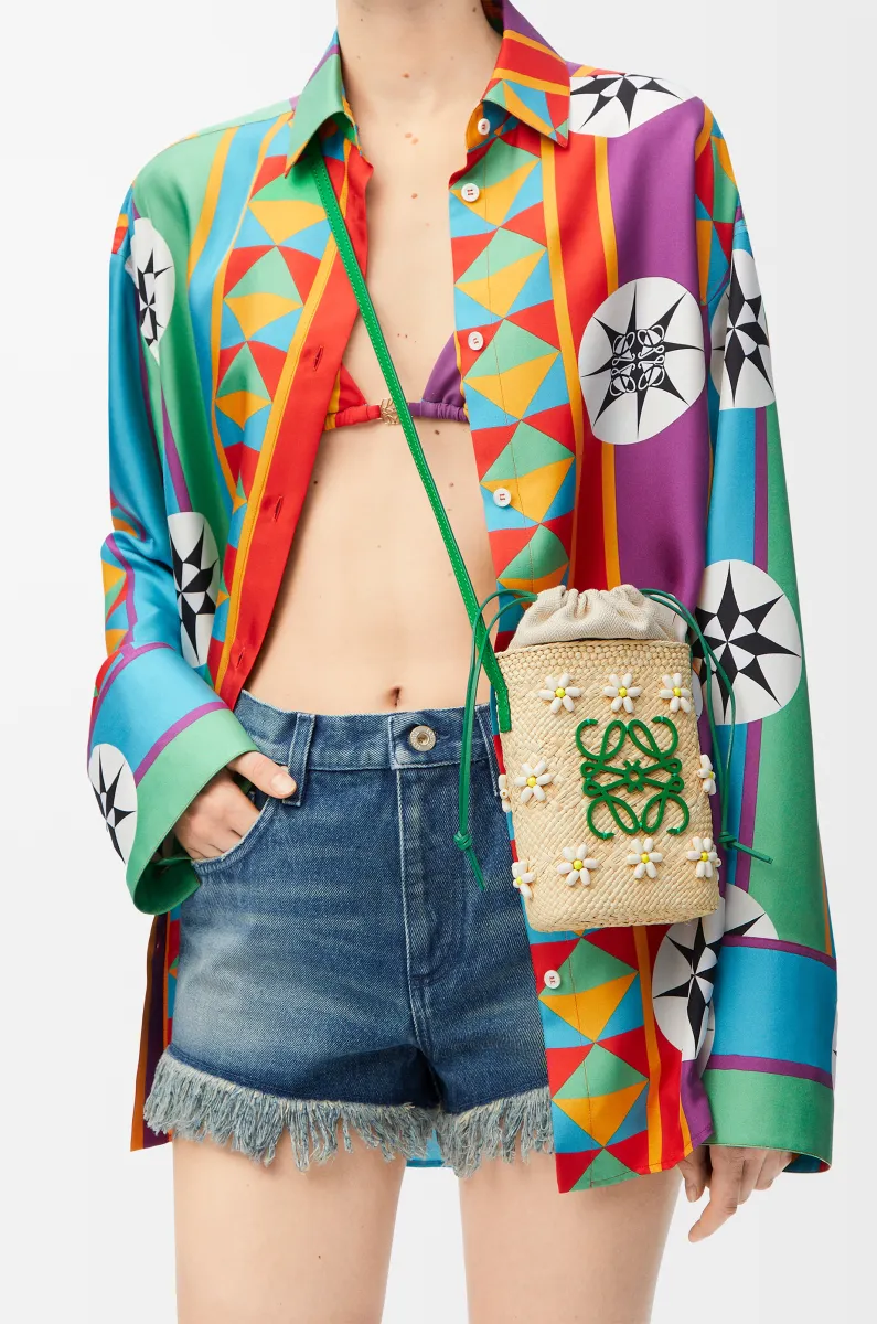 伊拉卡棕榈纤维和牛皮革方形小袋