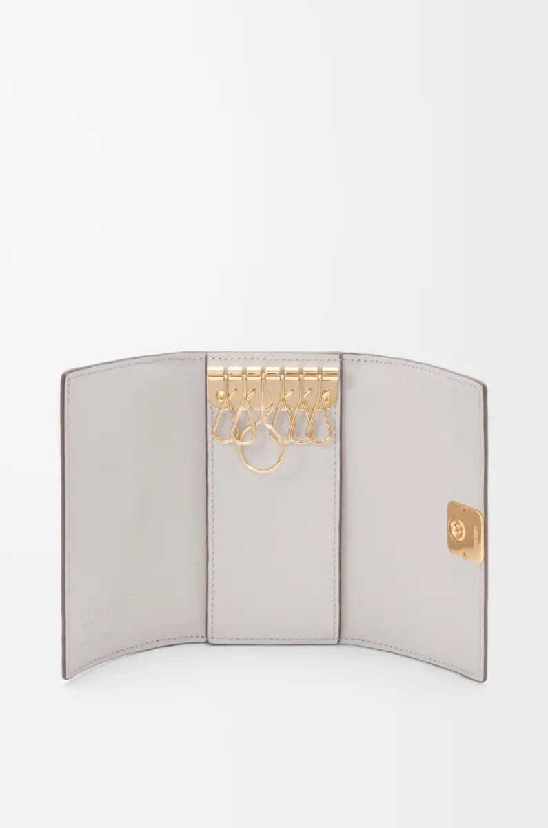 鹅卵石纹牛皮革 Anagram 钥匙包