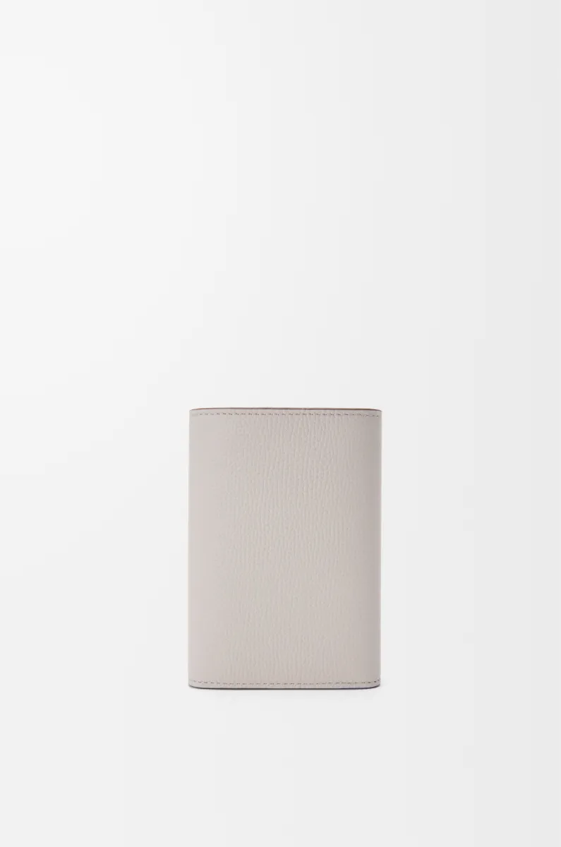 小号鹅卵石纹牛皮革 Anagram 竖款钱包