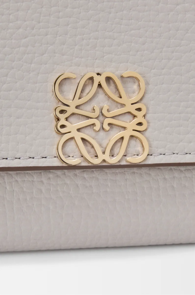 小号鹅卵石纹牛皮革 Anagram 竖款钱包