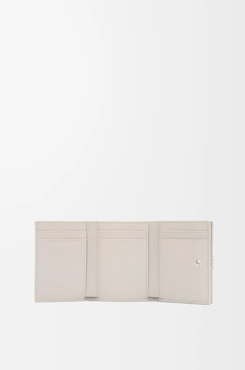 鹅卵石纹牛皮革 Anagram 三折钱包