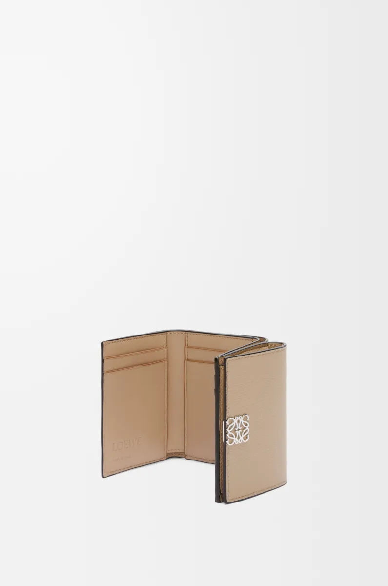 鹅卵石纹牛皮革 Anagram 三折钱包