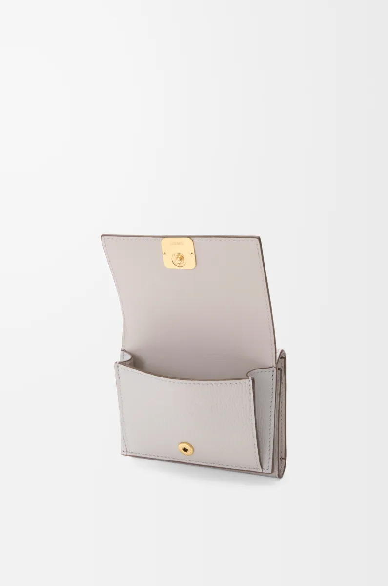 鹅卵石纹牛皮革 Anagram 三折钱包