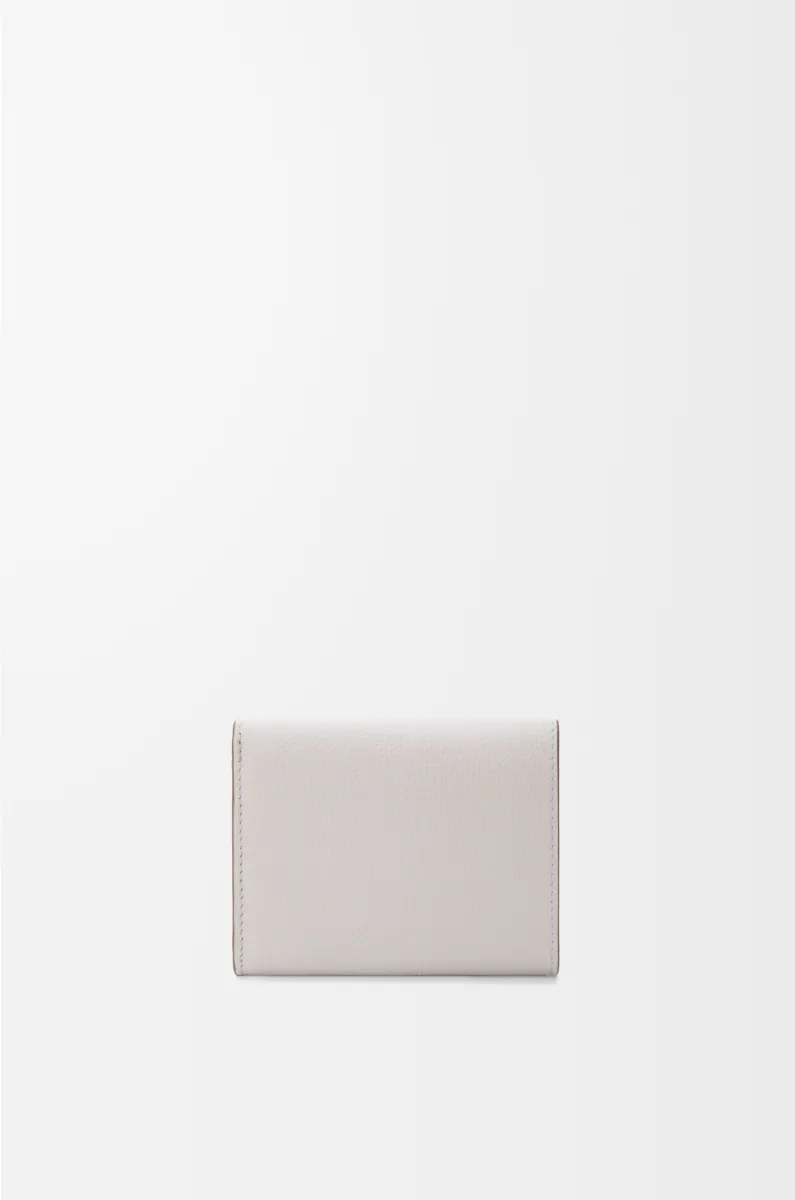 鹅卵石纹牛皮革 Anagram 三折钱包