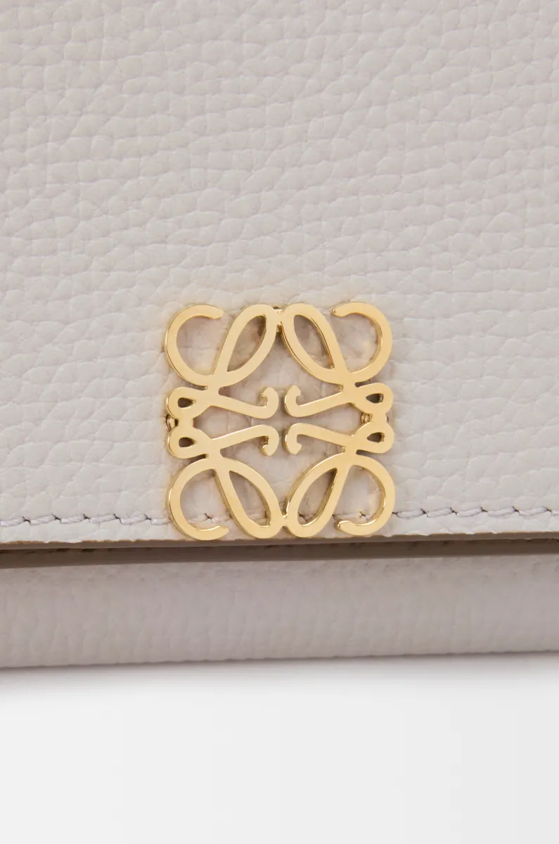 鹅卵石纹牛皮革 Anagram 三折钱包