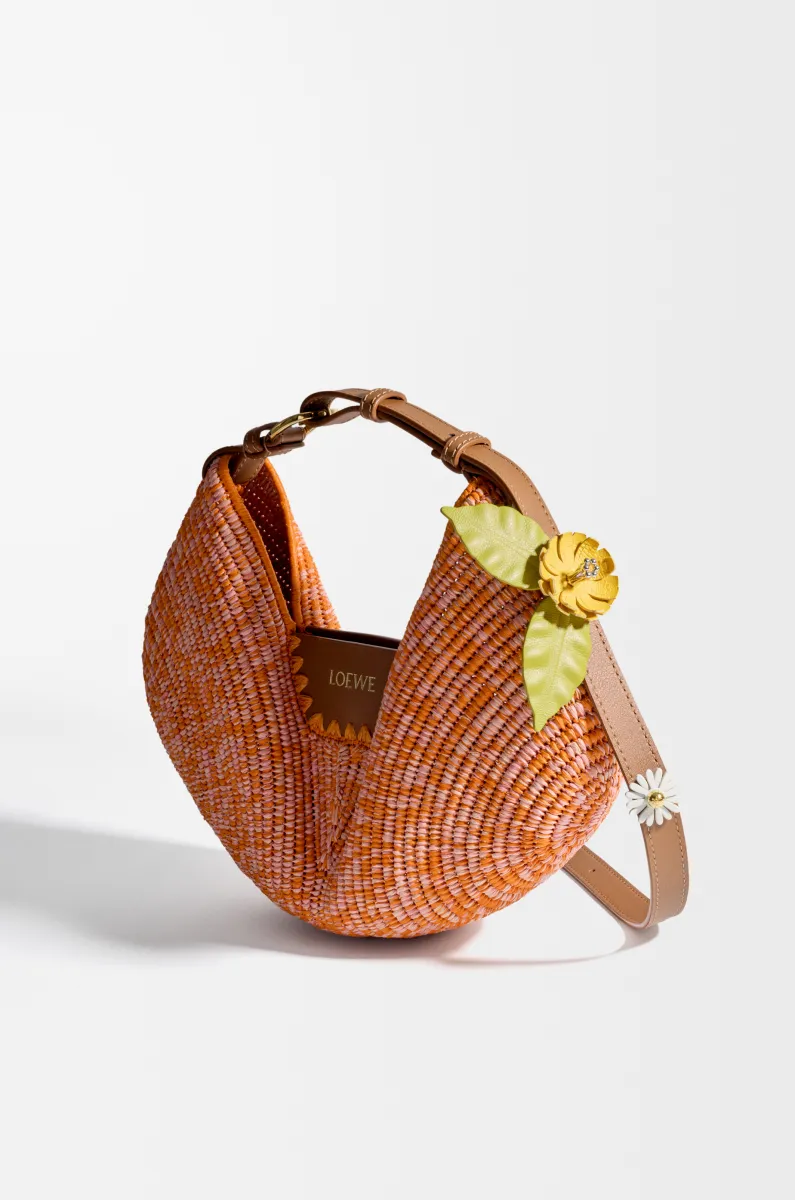 牛皮革花卉别针