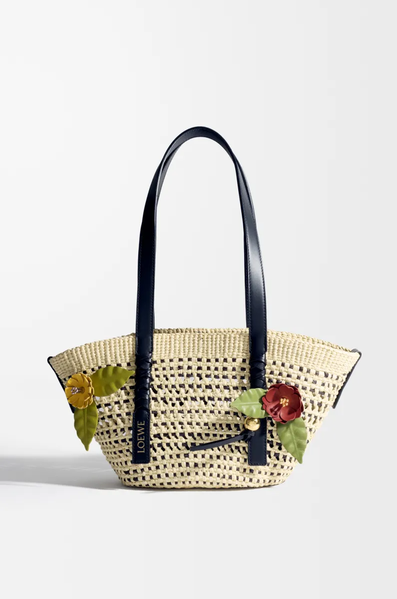 牛皮革花卉别针