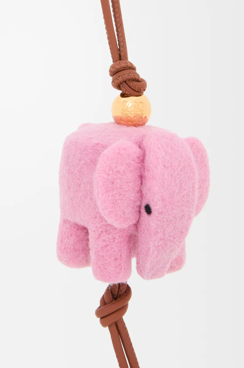 毛毡和牛皮革小象挂饰