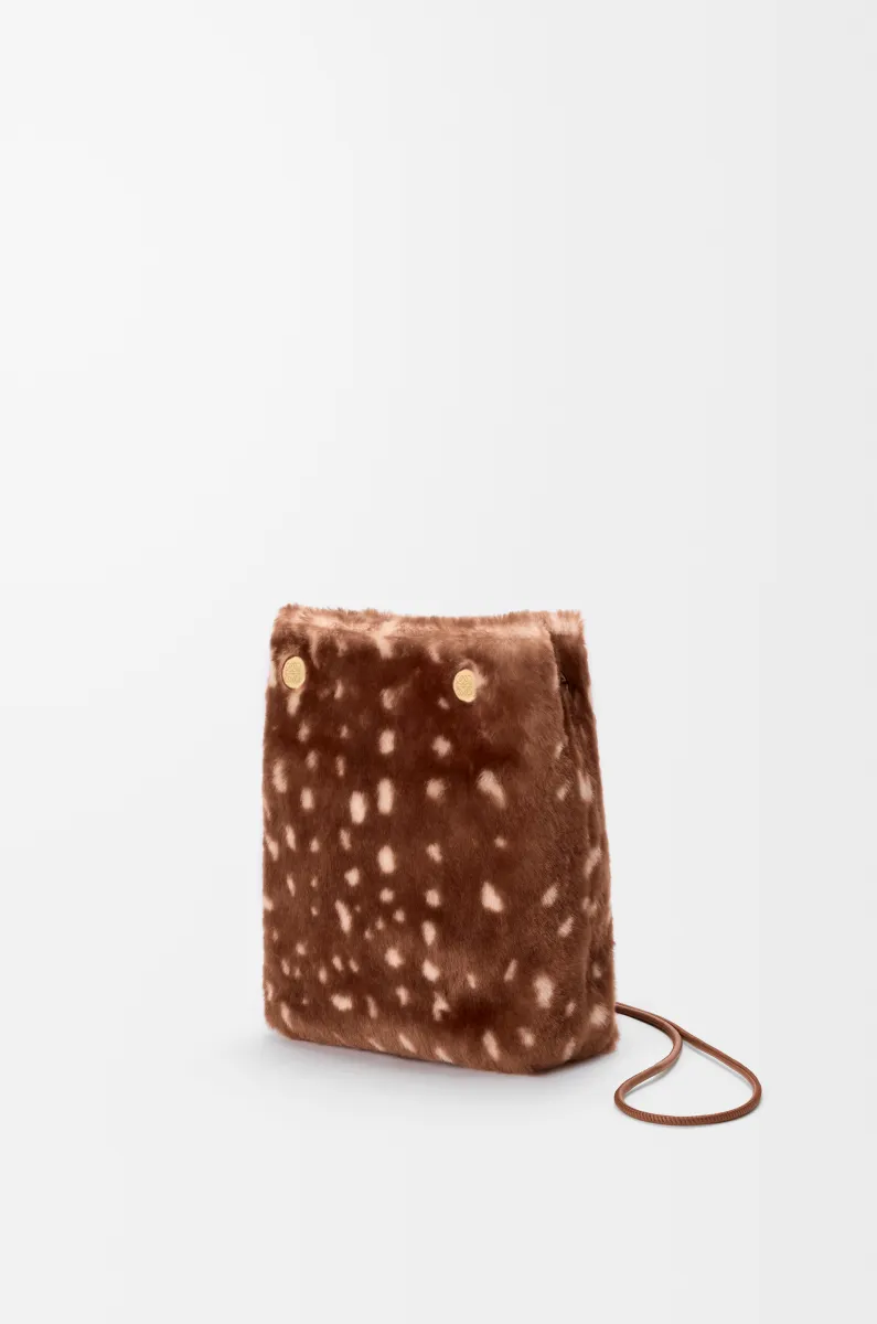 Pebble pouch in printed shearling