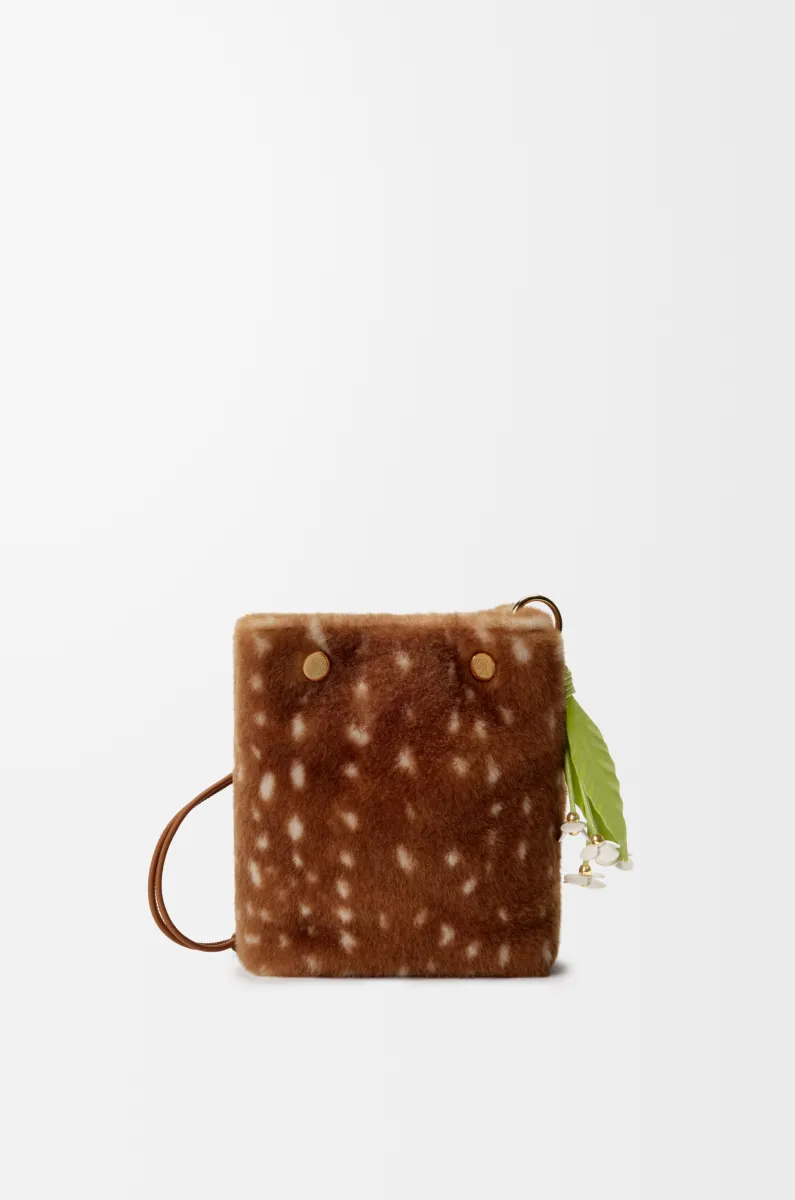 Pebble pouch in printed shearling