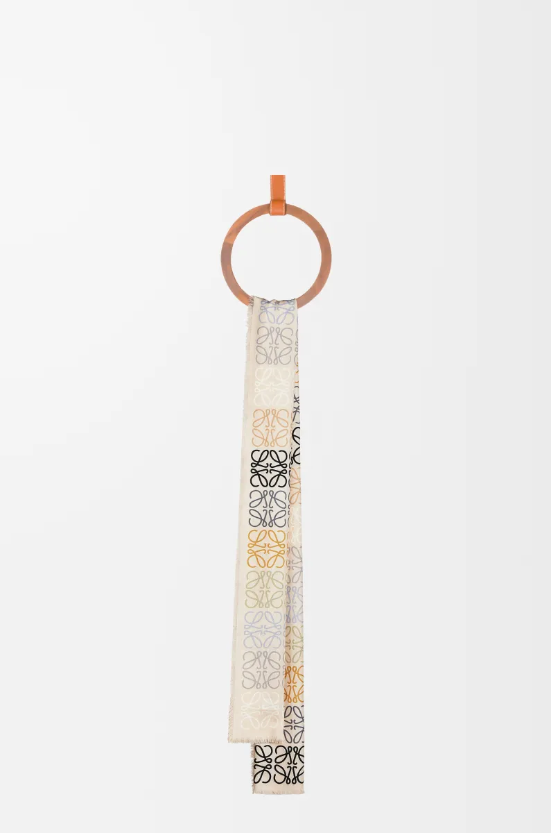 羊毛丝绸和羊绒 Anagram 线条围巾