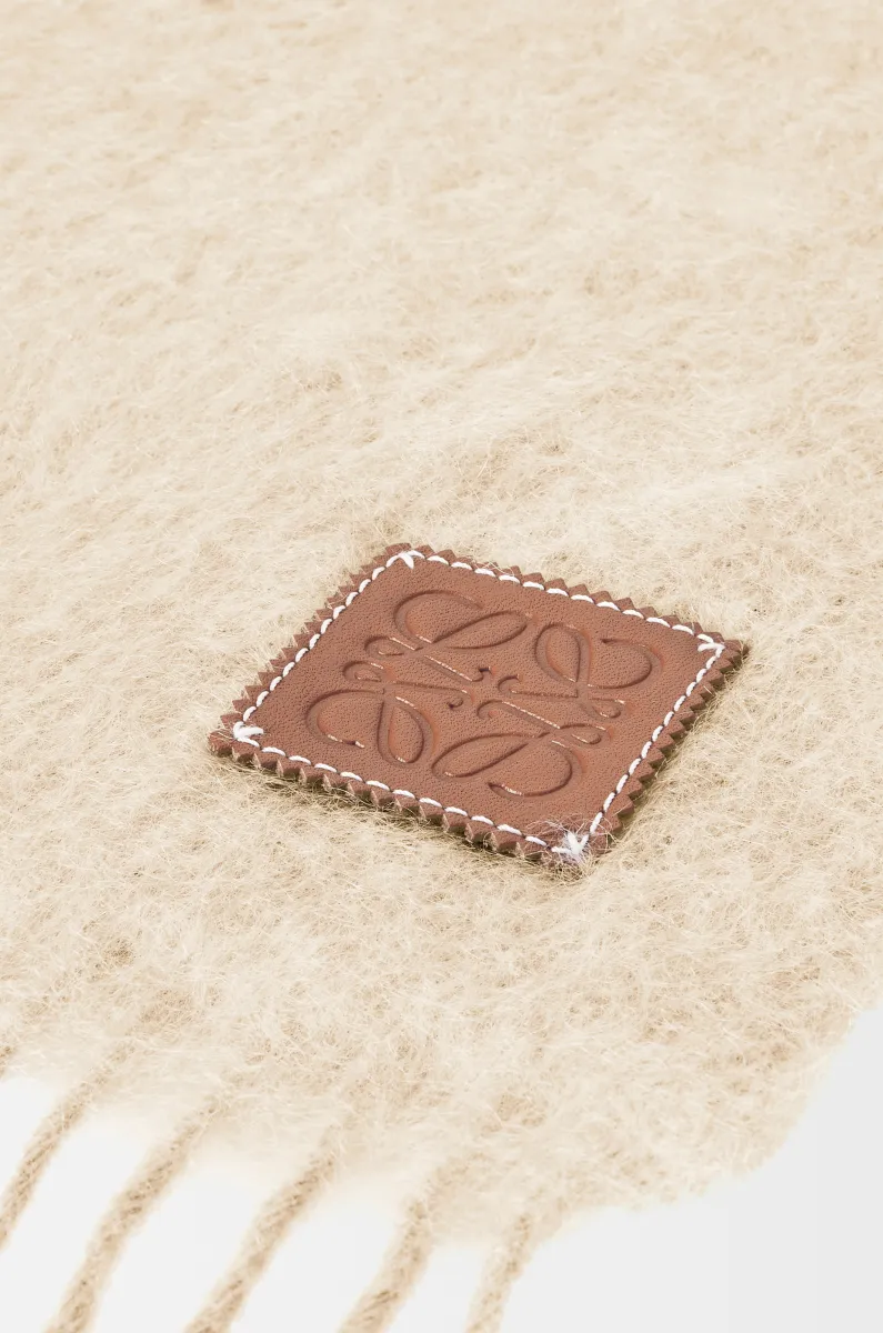 马海毛和羊毛围巾