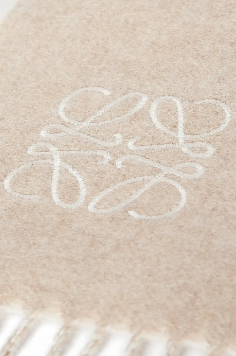 羊毛和羊绒双色围巾