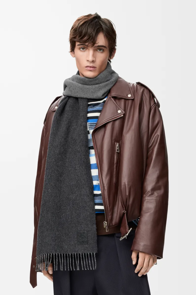 羊毛和羊绒围巾