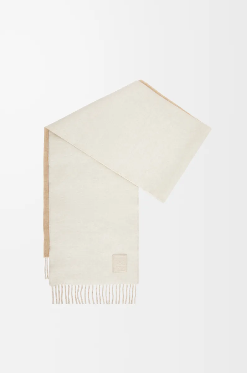 羊毛和羊绒围巾