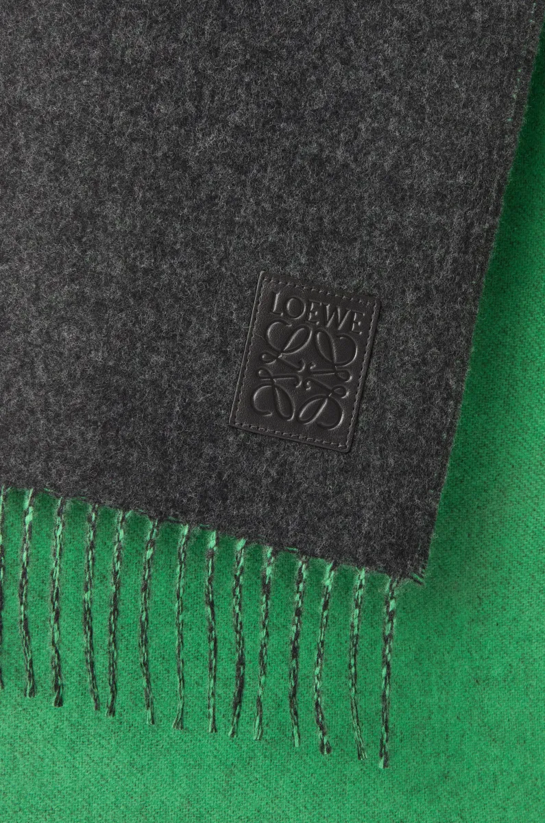 羊毛和羊绒围巾