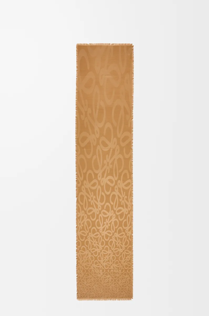 丝绸和羊毛披肩