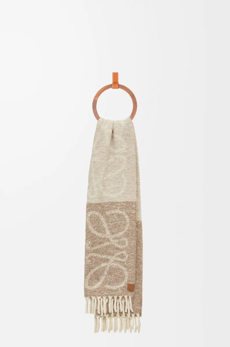 羊驼毛和羊毛 Anagram 围巾