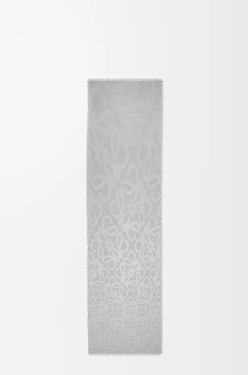 丝绸和羊毛围巾