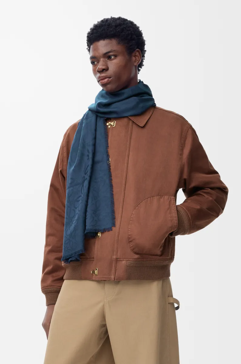 丝绸和羊毛围巾