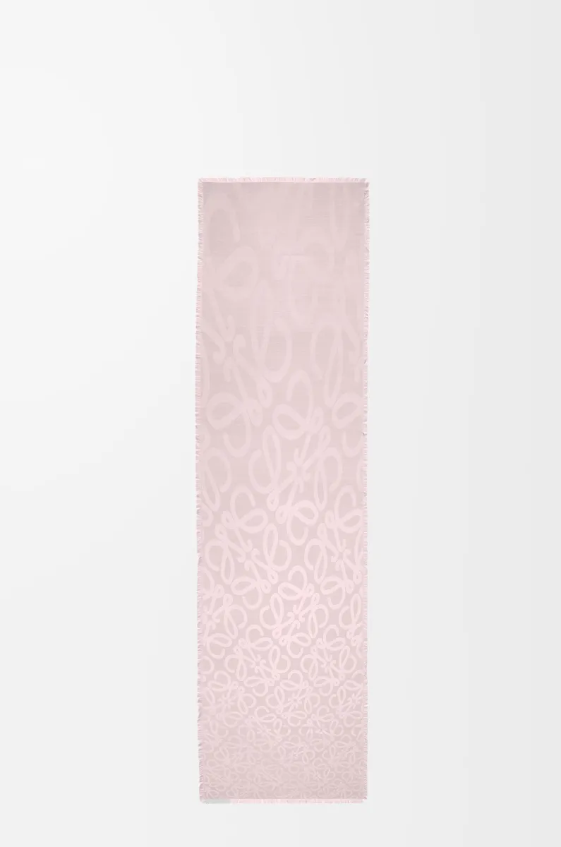 丝绸和羊毛围巾