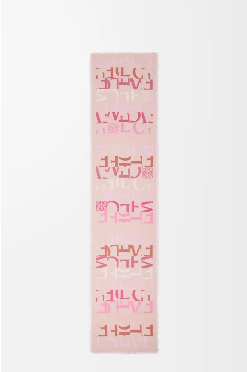 羊毛、丝绸和羊绒混纺围巾