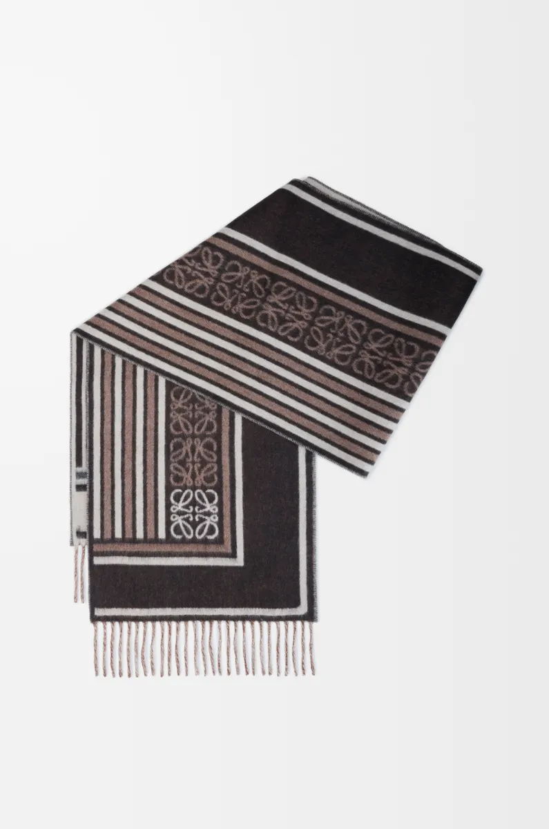 羊毛和羊绒围巾