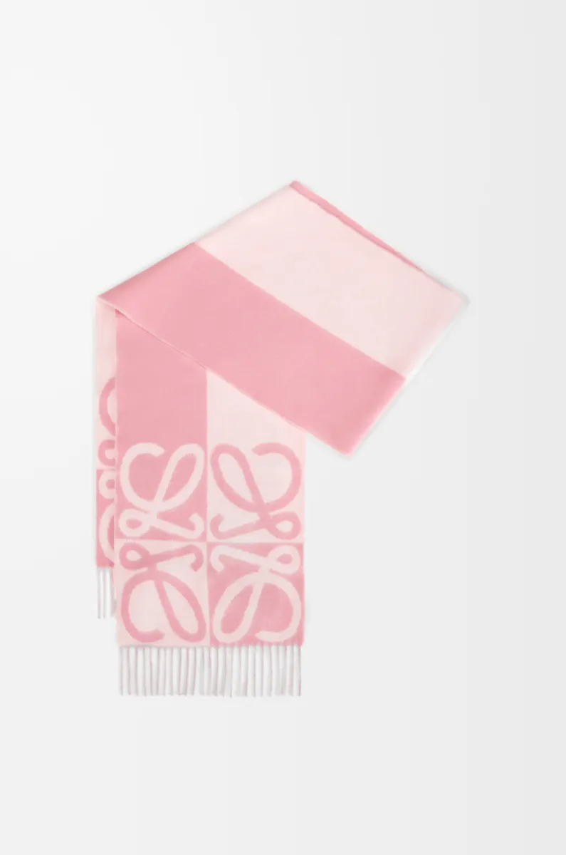 羊毛和羊绒围巾