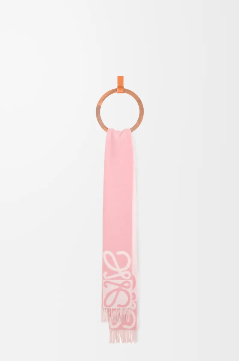 羊毛和羊绒围巾