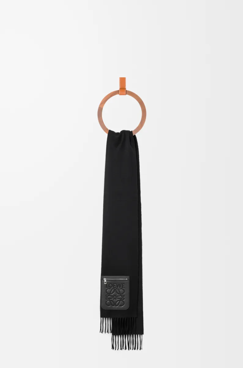 羊毛和羊绒围巾