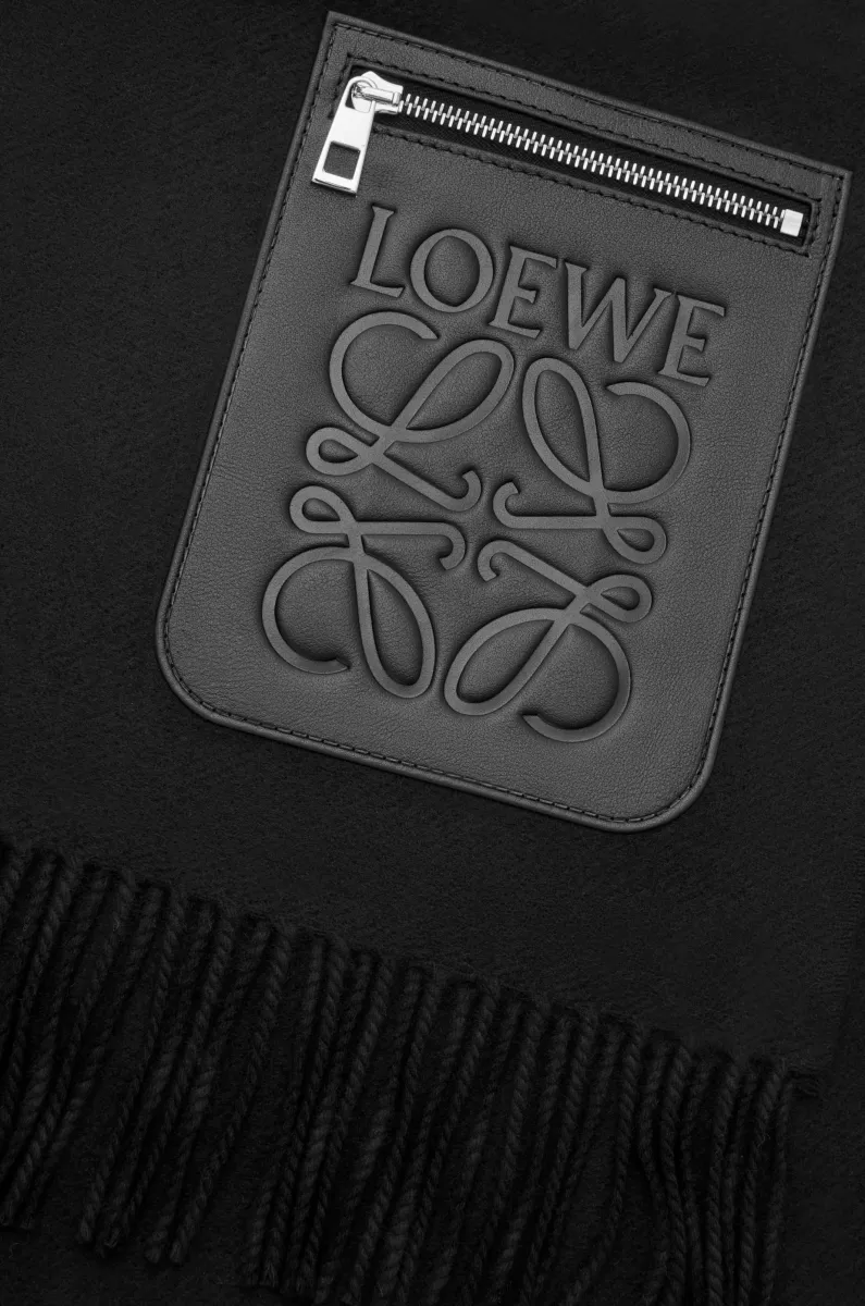 羊毛和羊绒围巾