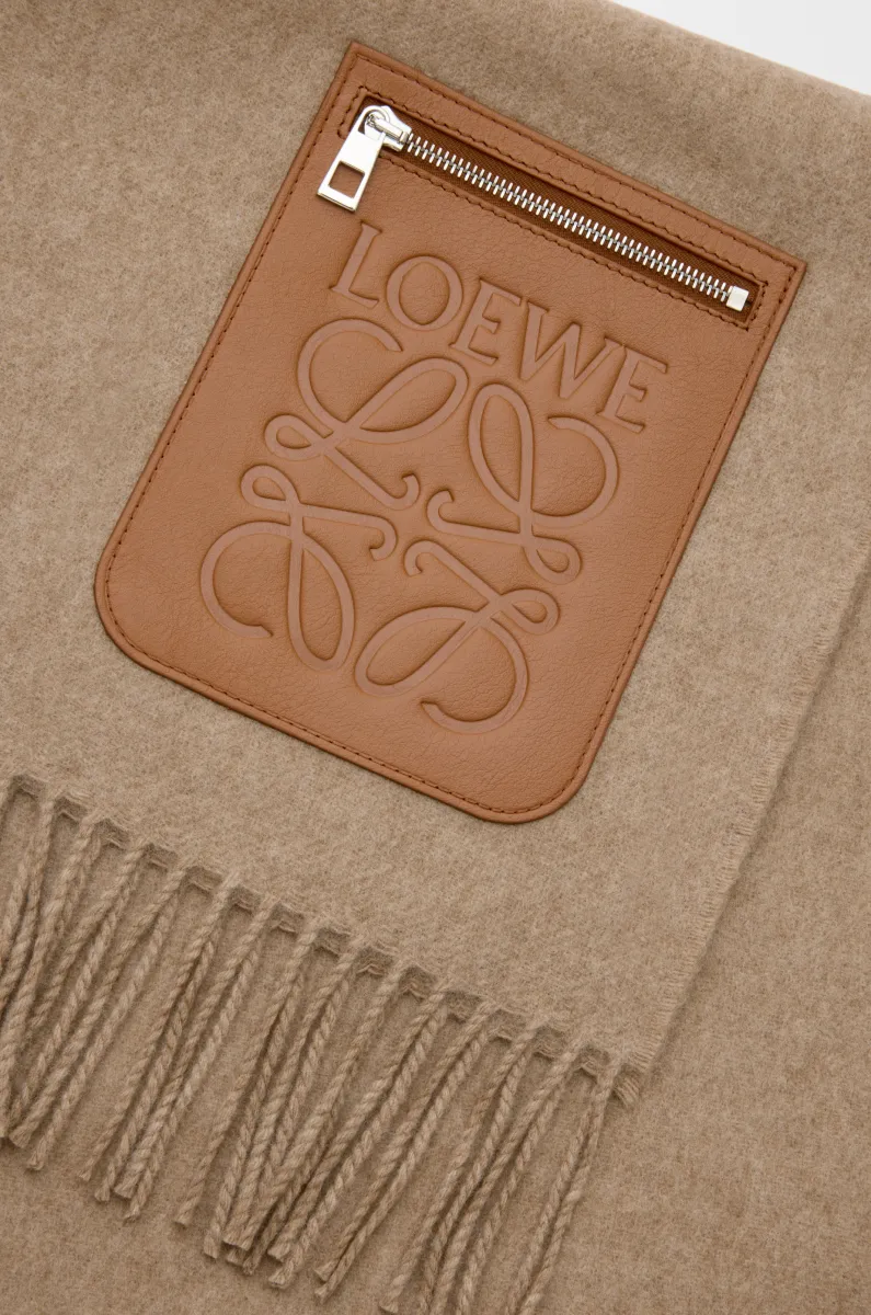 羊毛和羊绒围巾