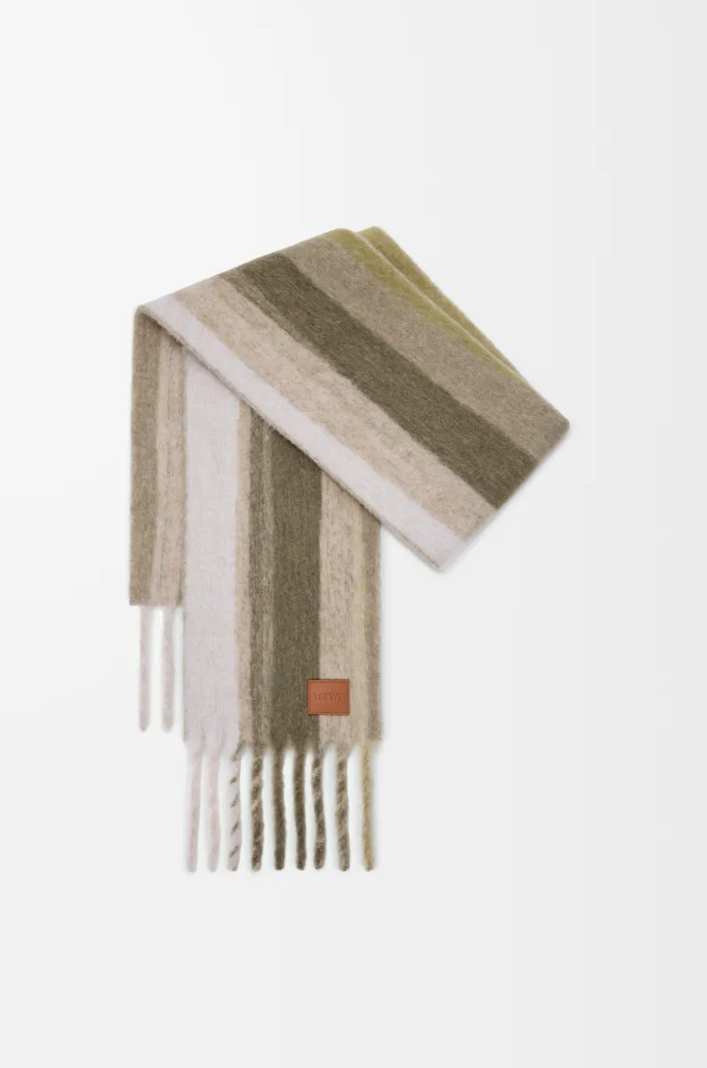 羊驼毛和羊毛混纺围巾