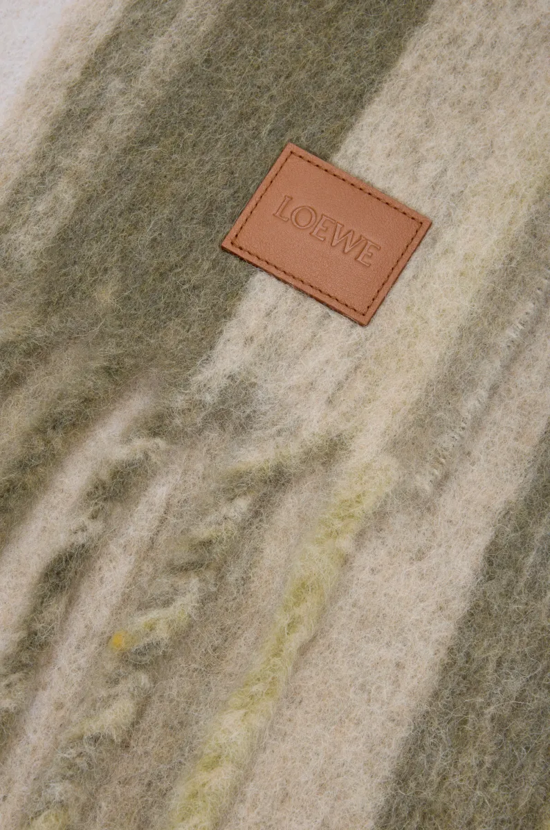 羊驼毛和羊毛混纺围巾