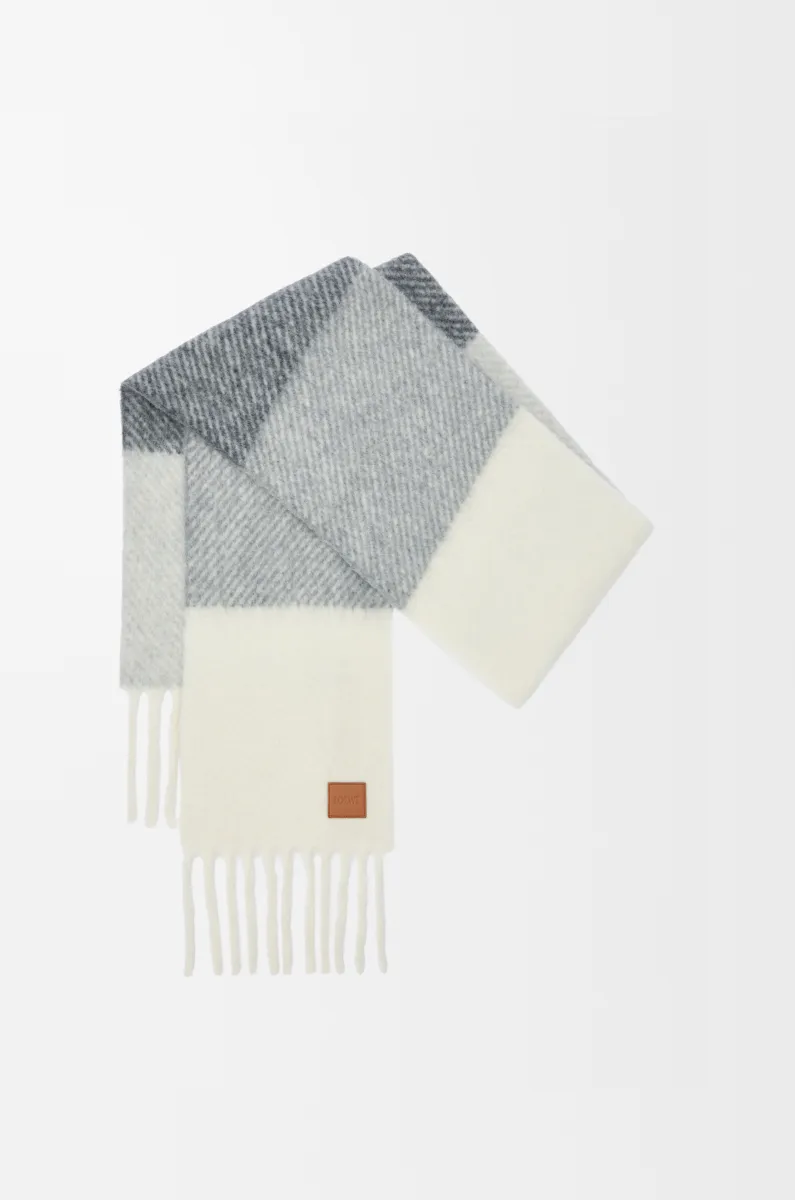 羊驼毛和羊毛混纺围巾