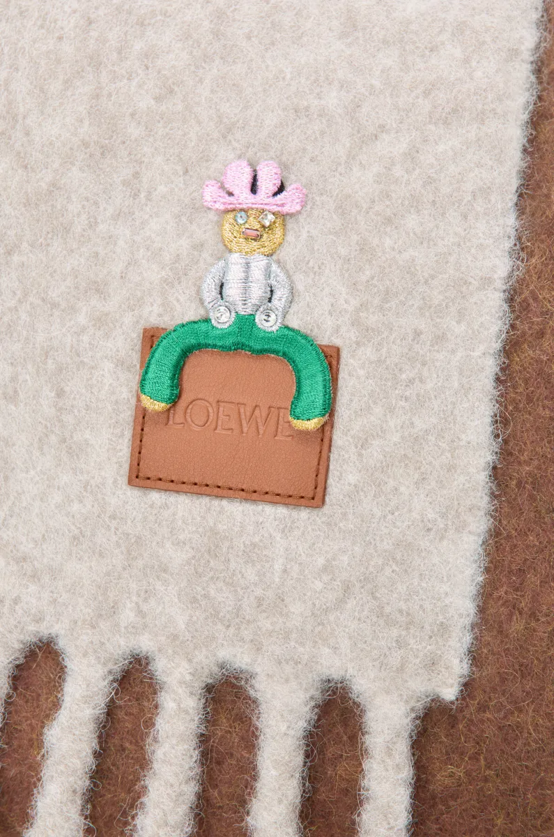 羊驼毛和羊毛混纺围巾