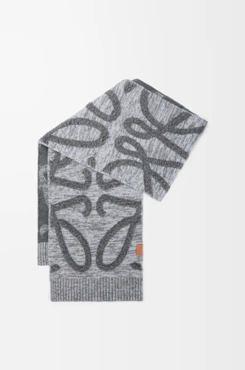 羊毛和羊绒围巾