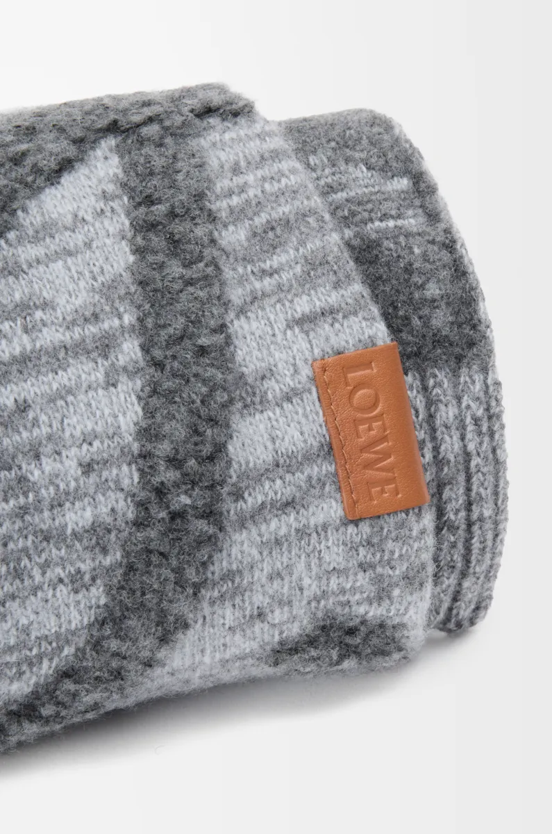 羊毛和羊绒围巾