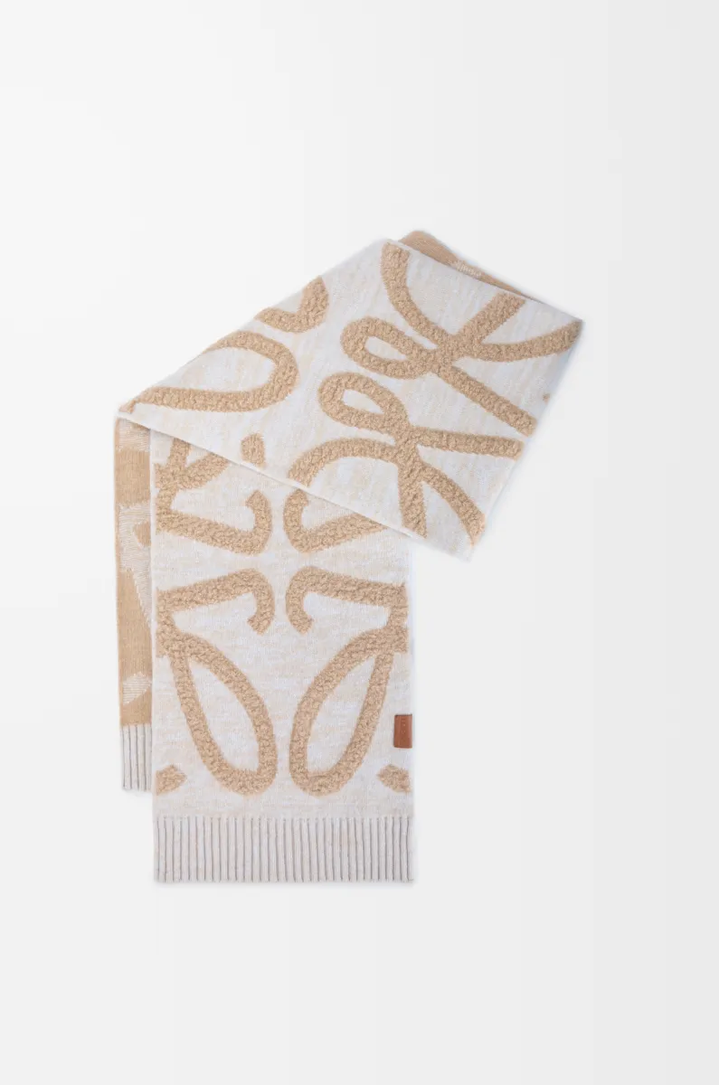 羊毛和羊绒围巾